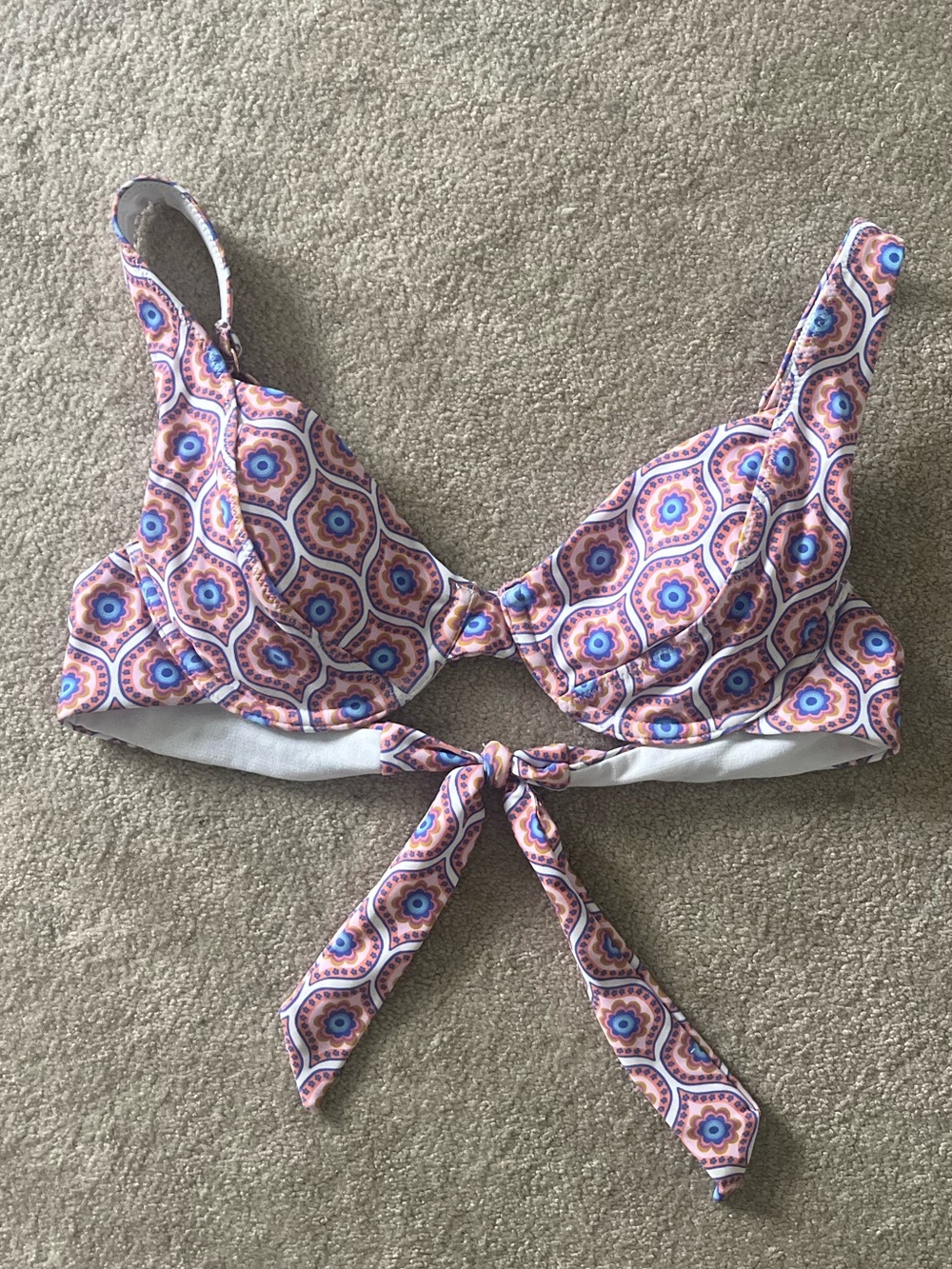 Trendy Rasins Underwire Padded Bikini Top